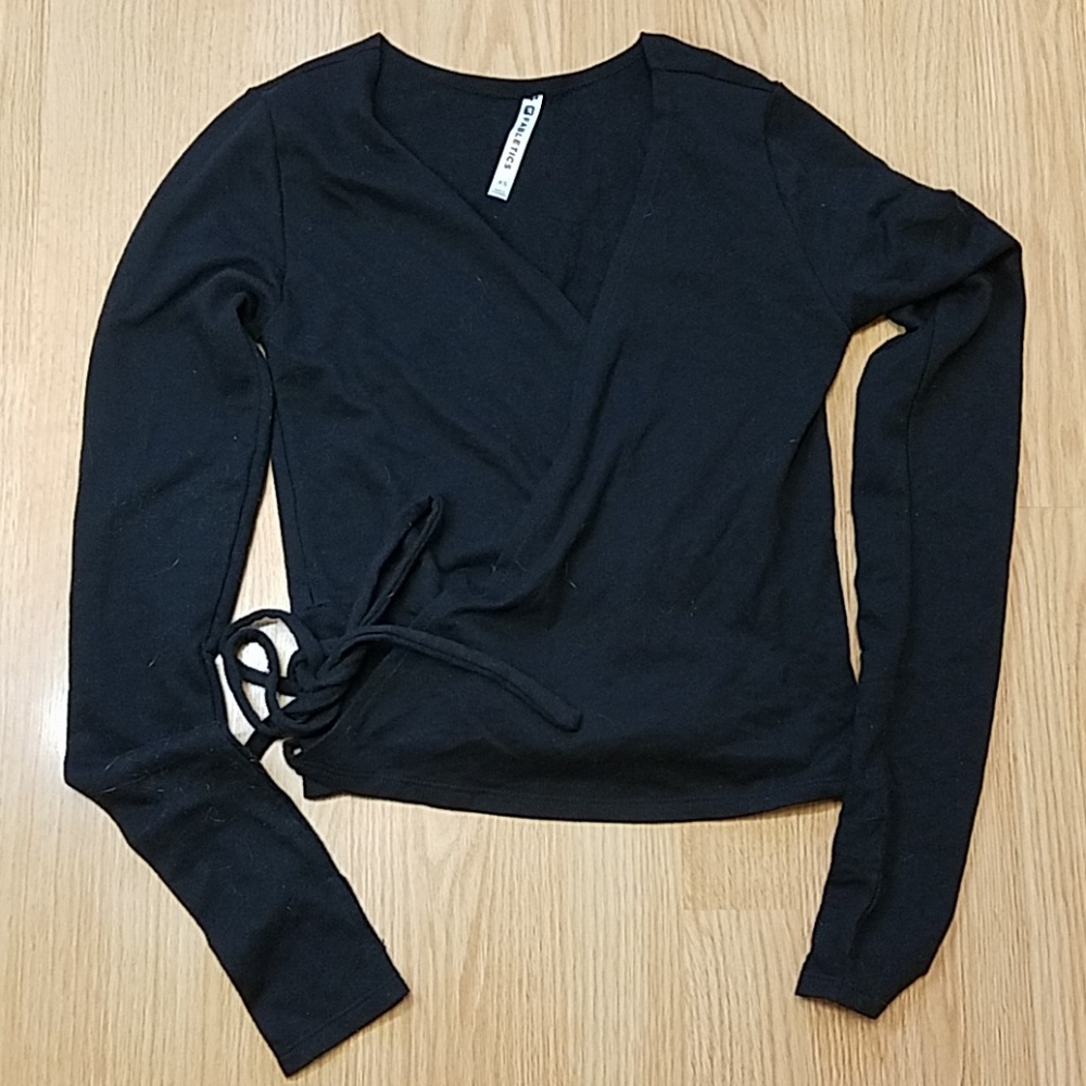 Fabletics rose top in black